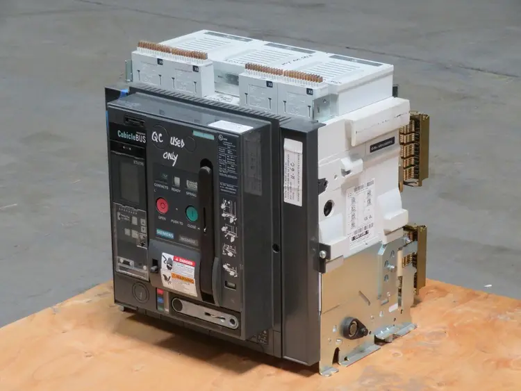 Used SIEMENS WLS2A332 Circuit Breakers Texas US | Aucto #1308516