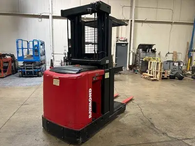 Used 2014 RAYMOND 520OPC30TT Order Pickers Illinois US | Somerset Equipment Sales #1546149