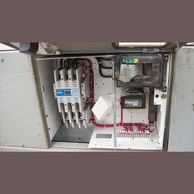 Cutler Hammer MCC Section. 480 Volt. 600 Amp Vertical and Horizontal Boss