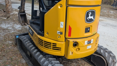 USED 2022 Deere 26G