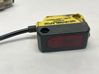 USED BANNER ADJUSTABLE-FIELD PHOTOELECTRIC SENSOR 10-30VDC 73187