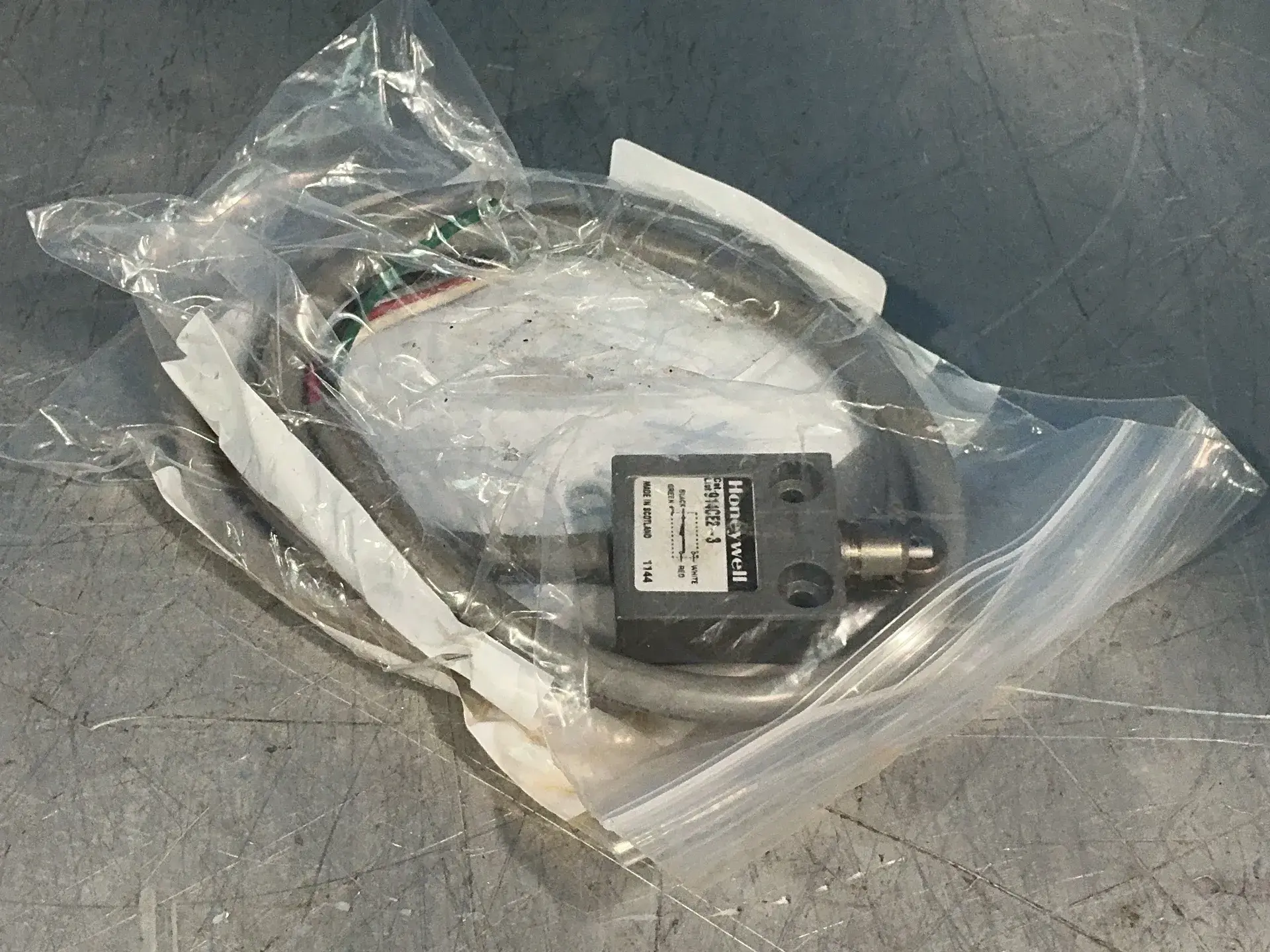 New | in-Stock HONEYWELL 914CE23 Relays & Switches Ohio US | HGR 24 #1324405