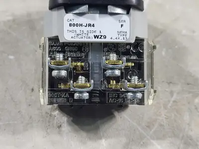 NEW ALLEN-BRADLEY 800H-JR4