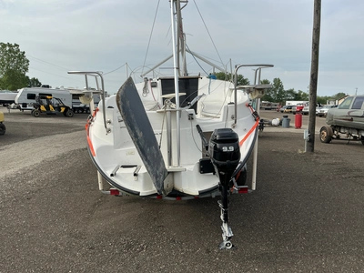 USED 1998 HUNTER TBD