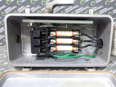 USED CROUSE-HINDS M82