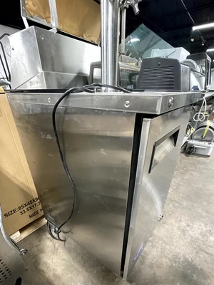 72-0403 Atosa MKC23 23” Self Contained Keg Cooler