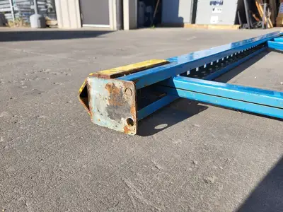 150" X 36" Upright (Blue)