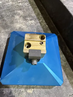 5th Axis Quick Change Fixture Plate With 5th Axis R96-DM25 Riser Plate With a 5th Axis DM25 Dovetail