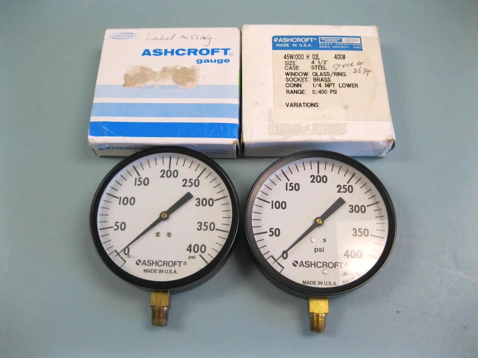 Lot (2) NEW Ashcroft 1/4" NPT Industrial Gauge 400 PSI 4-1/2" Face w Brass G9