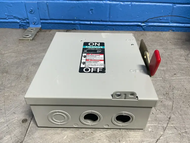 Used SIEMENS GNF321 Switchgears Ohio US | HGR 24 #1280240