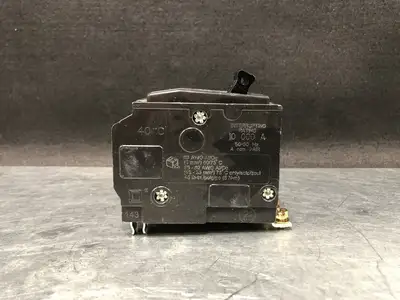 NEW SQUARE D QOB270