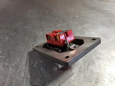 NEW CROUSE-HINDS DSD936 SA