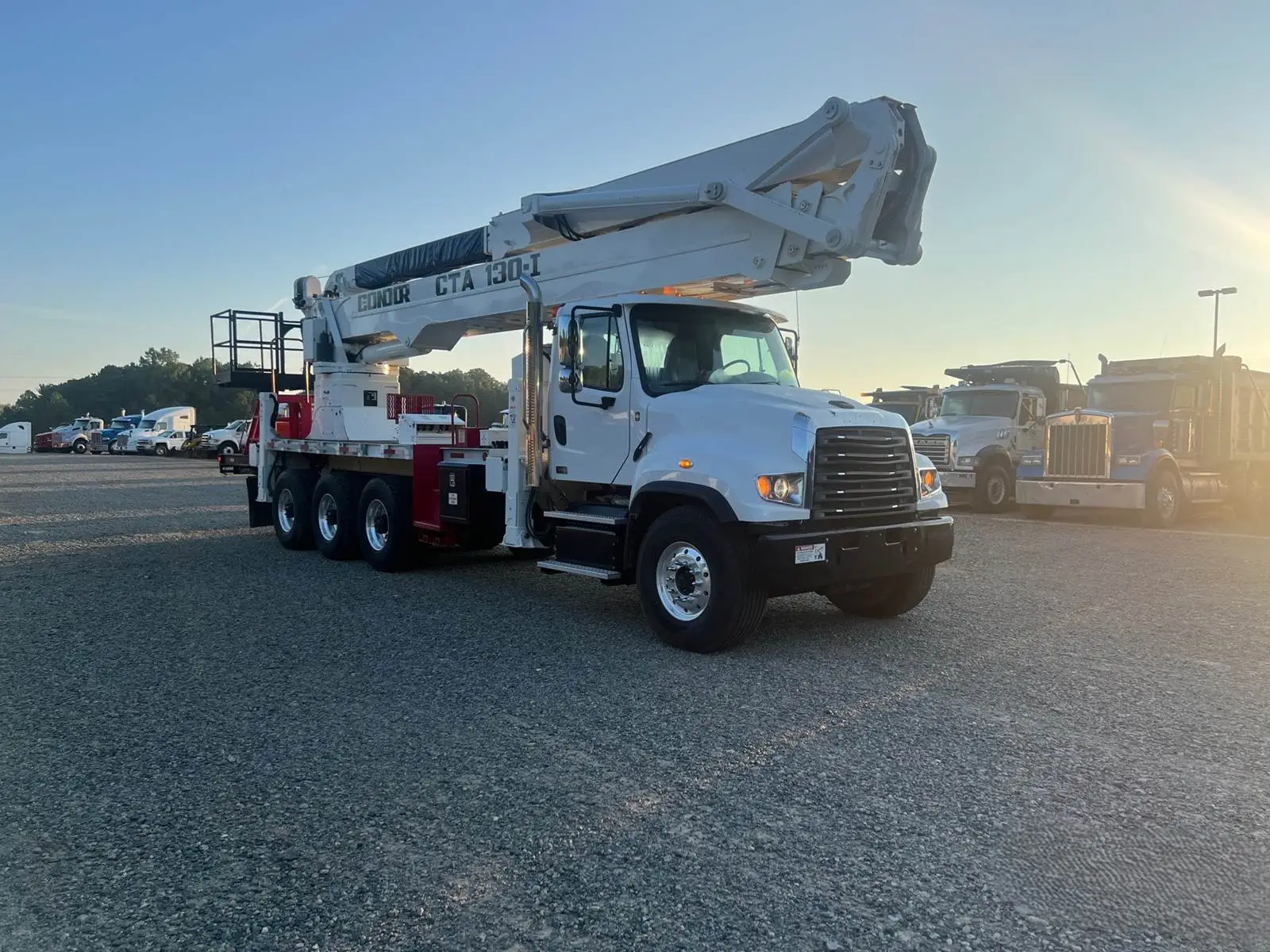 Used 2018 FREIGHTLINER 114SD Bucket (boom) trucks Florida US | Truck and Van Outlet #1509188
