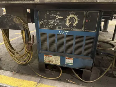 MILLER GOLD STAR MODEL #400SS WELDER: STOCK #23552