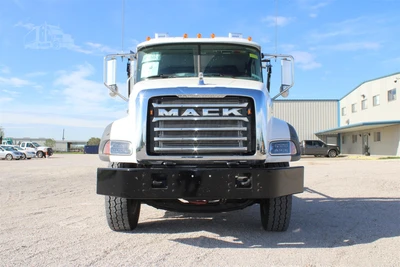 New | in-Stock 2025 MACK GRANITE 64BR Rolloff Trucks Texas US | Roll Off Truck World #1491919