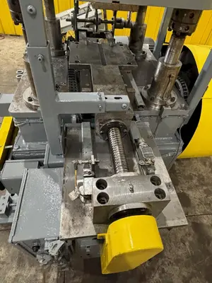 USED 1999 RLM MANUFACTURING R40