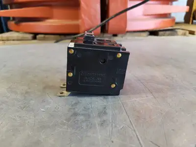 NEW CUTLER-HAMMER BAB2015H