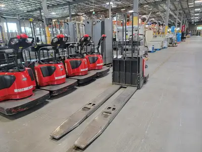 USED RAYMOND 8410