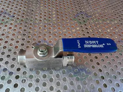 USED SUPERLOK SBV210-S12-PE-BH STAINLESS STEEL BALL VALVE 1000 PSI W/ 3/4" FITTING