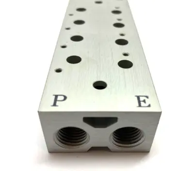 NVV3Z4-20-041-00T | SMC  Pneumatic Manifold Block 4-Station 3-Port - New Other