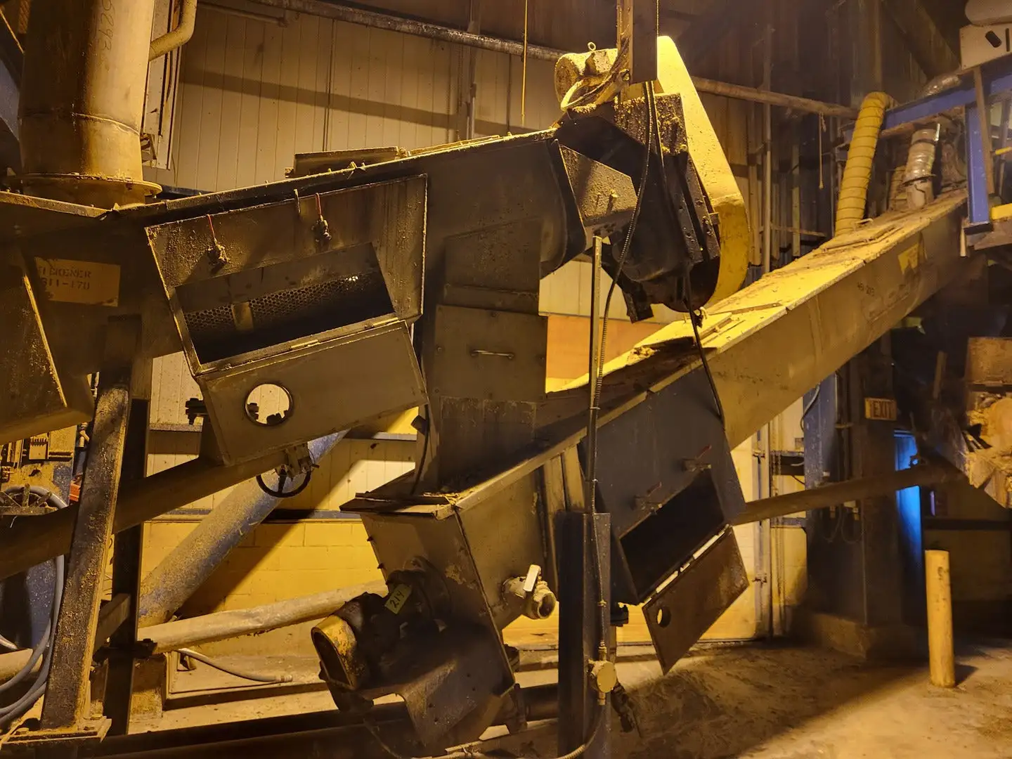 Pulp Thickener w/ 2 x Discharge Screw Conveyor