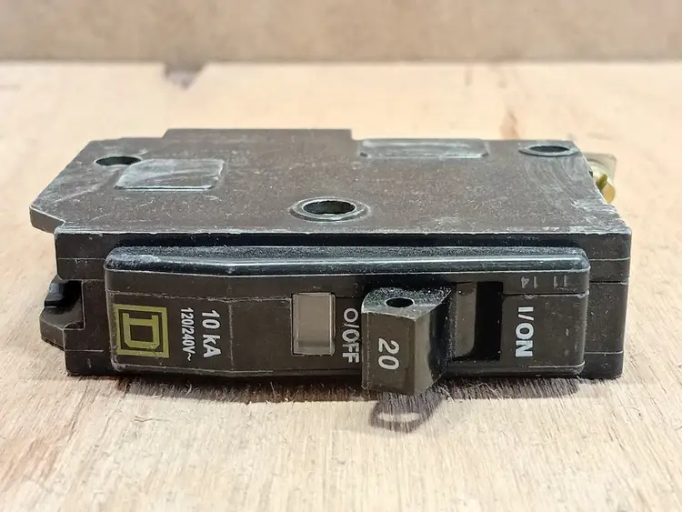 Used SQUARE D QOB120 Switchgears British Columbia CA | Lenmark #1438617