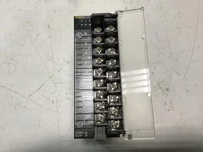 USED OMRON CJ1W-OC211