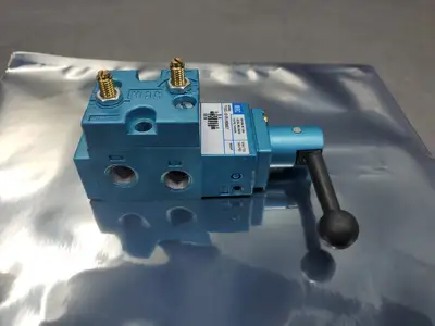 MAC 712C-12-PI-M0027 150PSI Manifold Switch Module. 6A-12