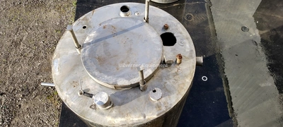 220 GALLON STAINLESS STEEL SINGLE SHELL TANK