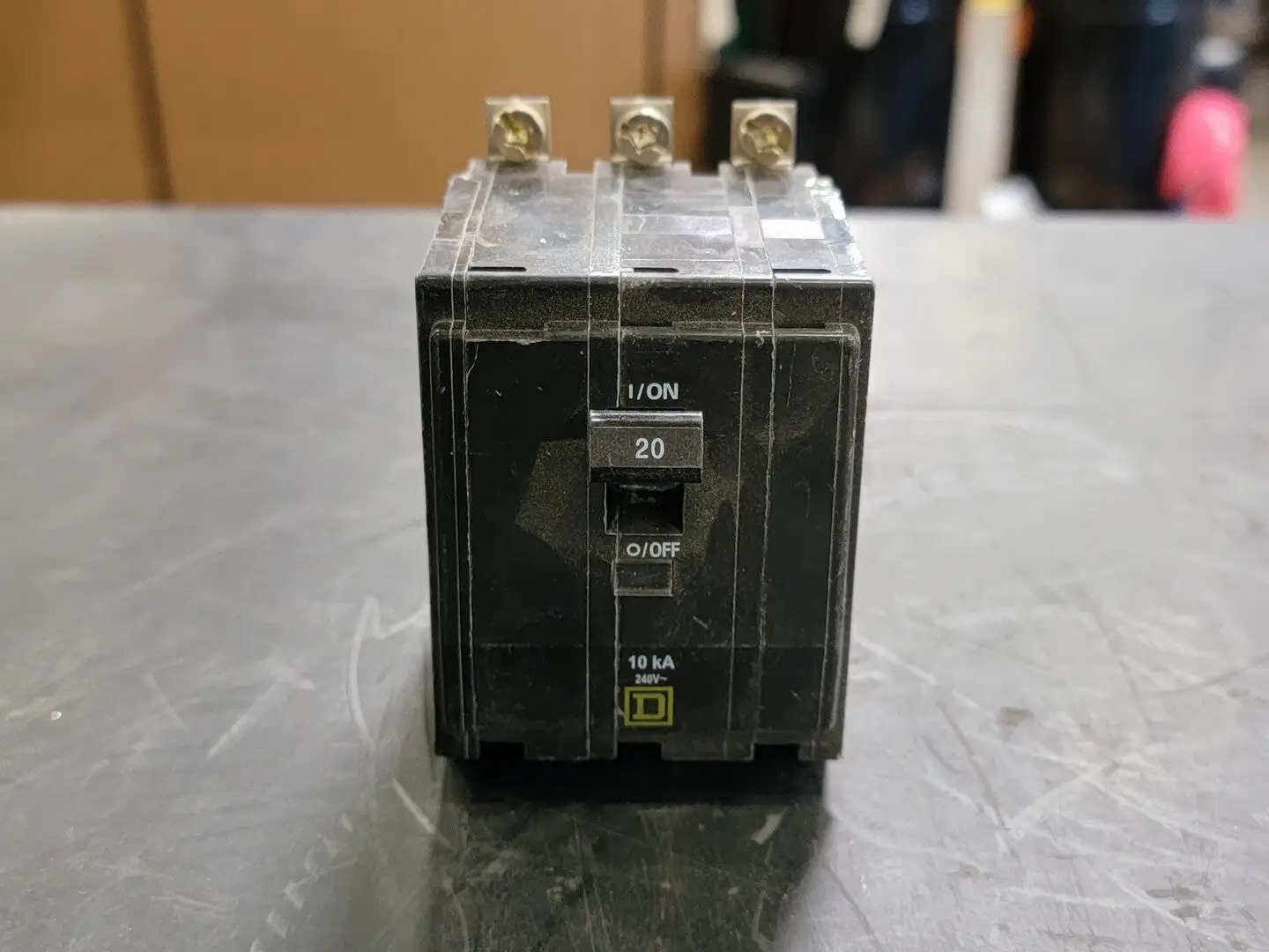 20 Amp, 3 Pole, 240 volts Circuit Breaker