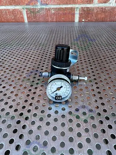 Used IMI NORGREN R07-110-NNAA COMPRESSED AIR REGULATOR  300 PSIG W/ ASHCROFT GUAGE Regulators California US | Equipment Lab #485798