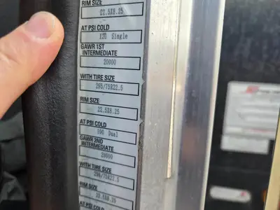 USED 2017 PETERBILT 348