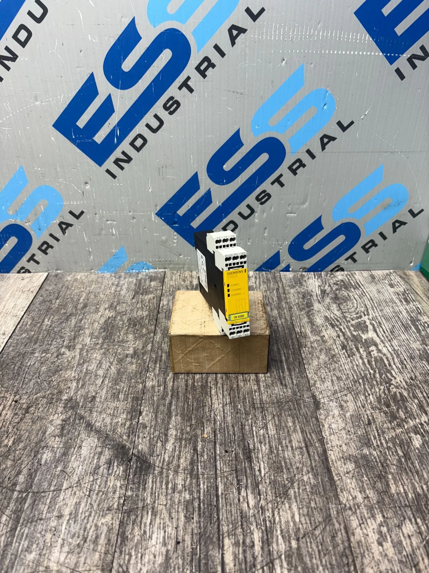 USED SIEMENS 3TK2821-2CB30