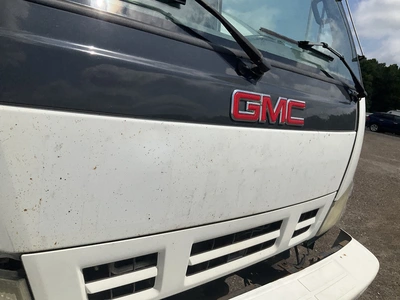 USED 2006 GMC W4500