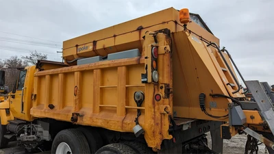 USED 2005 INTERNATIONAL WORKSTAR 7400