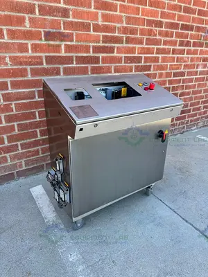 Used NORTHERN LIPIDS STAINLESS STEEL ENCLOSURE 36" X 36" X 20" W/ CASTERS Electronics & Components California US | Equipment Lab #1439555