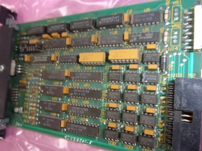 USED Universal Instruments mm Qd Dac Asm