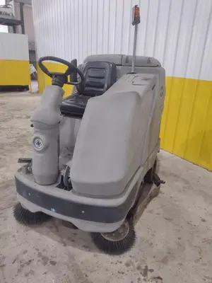 ADVANCE MODEL #CONDOR X4030C ECOFLEX FLOOR SCRUBBER: STOCK #21127