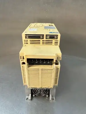 Yaskawa Servopack SGDB-10ADG 50/60Hz 3Ph (1.2.4)