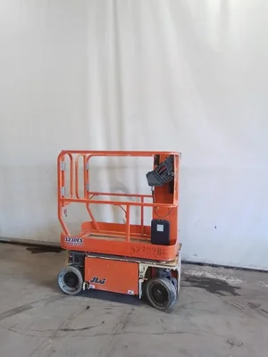 USED 2013 JLG 1230ES
