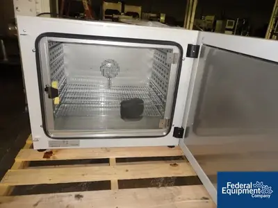 NEW BINDER 4.1 CU FT BINDER INCUBATOR, MODEL BF 115-UL