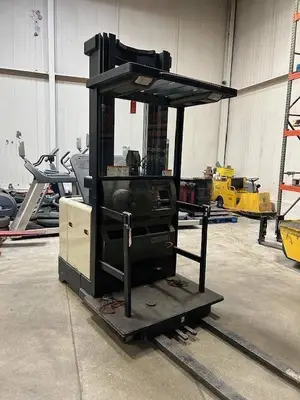 Used 2002 CROWN SP3020-30 Electric Lifters Illinois US | Somerset Equipment Sales #1543050