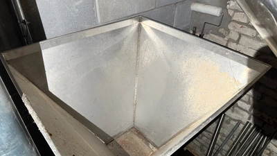Grain Mill with Auger Feed