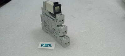 ALLEN BRADLEY 700-HLT12 SER aSOCKET + 700-TBR224 RELAY