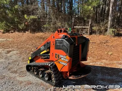 Used 2017 DITCH 2017 DITCH WITCH SK1050 Skid Steer Loaders Florida US | HDD Broker #1346913