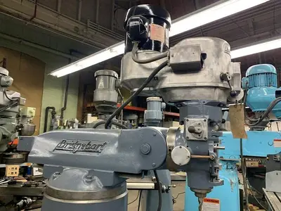 1011-470 Bridgeport 1-1/2 HP Vertical Ram Type Turret Milling Machine, Model BR2J