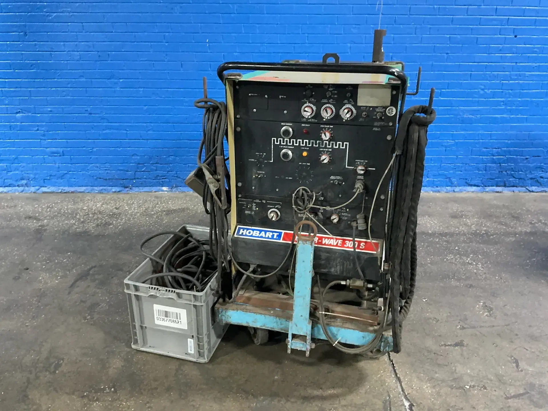 Used HOBART CYBERWAVE 300S Tig Welders Ohio US | HGR 24 #1513519