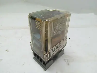 Wilkerson Instrument MM7010 Plug IN Mighty Module Relay W/Base