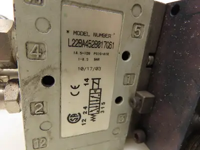 Numatics L22BA452B017G61 Solenoid Directional Control Valve 2 Position Lot of 2