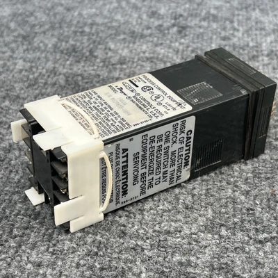 Used Dwyer 1403A Temperature Controls California US | Davliegogo LLC #1708375